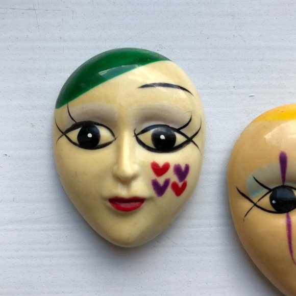✨HOST PICK✨ Set Of 2 Vintage Mime Face Magnets - Picture 2 of 6